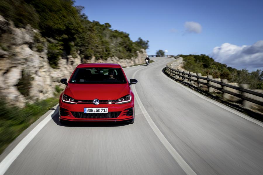  Volkswagen Golf GTI TCR 3-Door (Typ 5G) 2019 года  (WW) (фото 65 из 107)